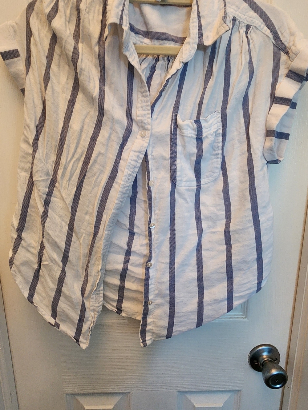 White and Blue Vertical Stripe Short-Sleeve Crop Button-Up